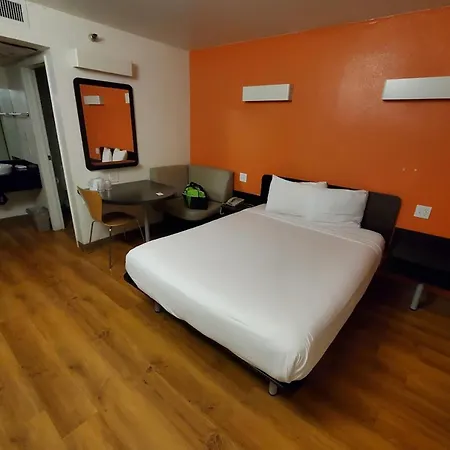 Hotel Super 8 By Wyndham Petaluma